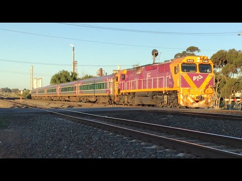 Vlines N465 City of Ballarat at Norlane heading into Geelong 18/12/2020