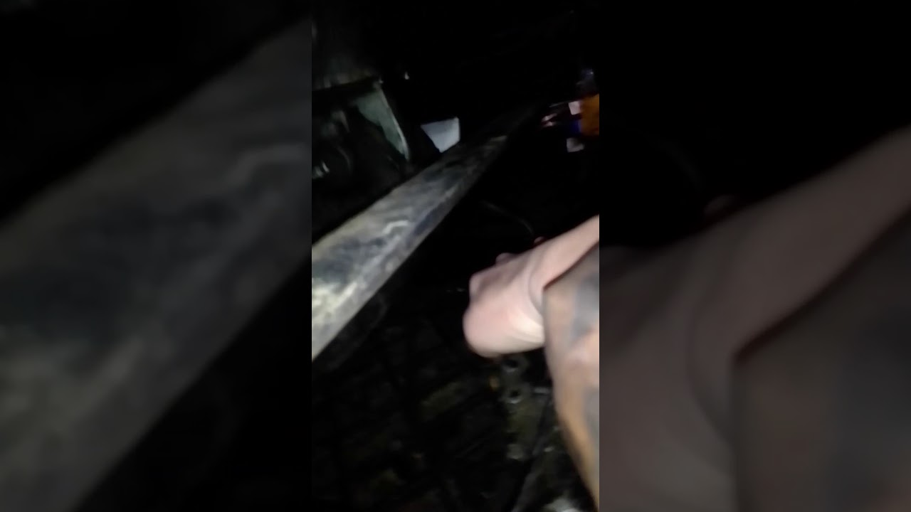 Датчик заднего хода КамАЗ: где он находится?