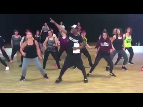 Desiguales ft Yoani star - Dembow /