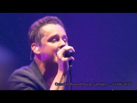 Keane live feat. K'Naan - Stop for a Minute (HD), Roundhouse  15-06-2010