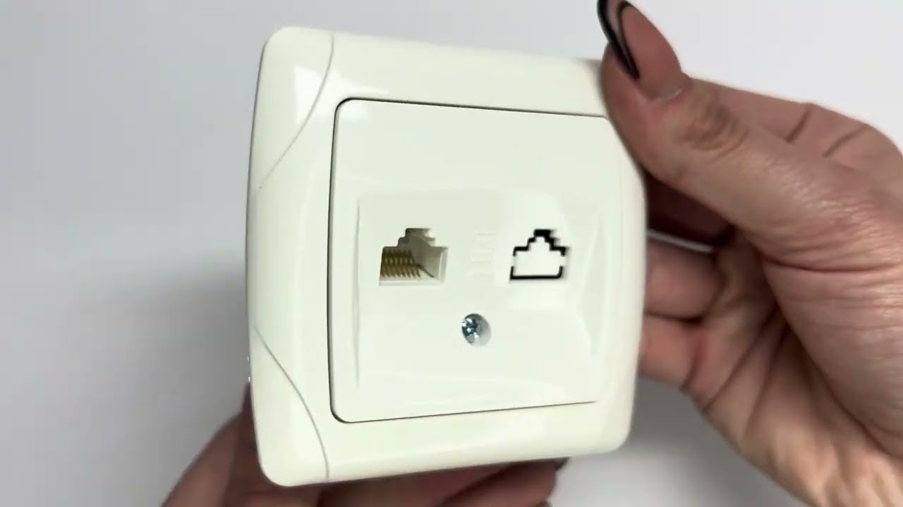 Розетка одинарная компьютерная RJ-45 VIKO Carmen белая 90561032