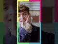 Eerst even oefenen. Jesse en Raïsha gaan hun hele lichaam in brand steken. Je ziet het in VERSUS!