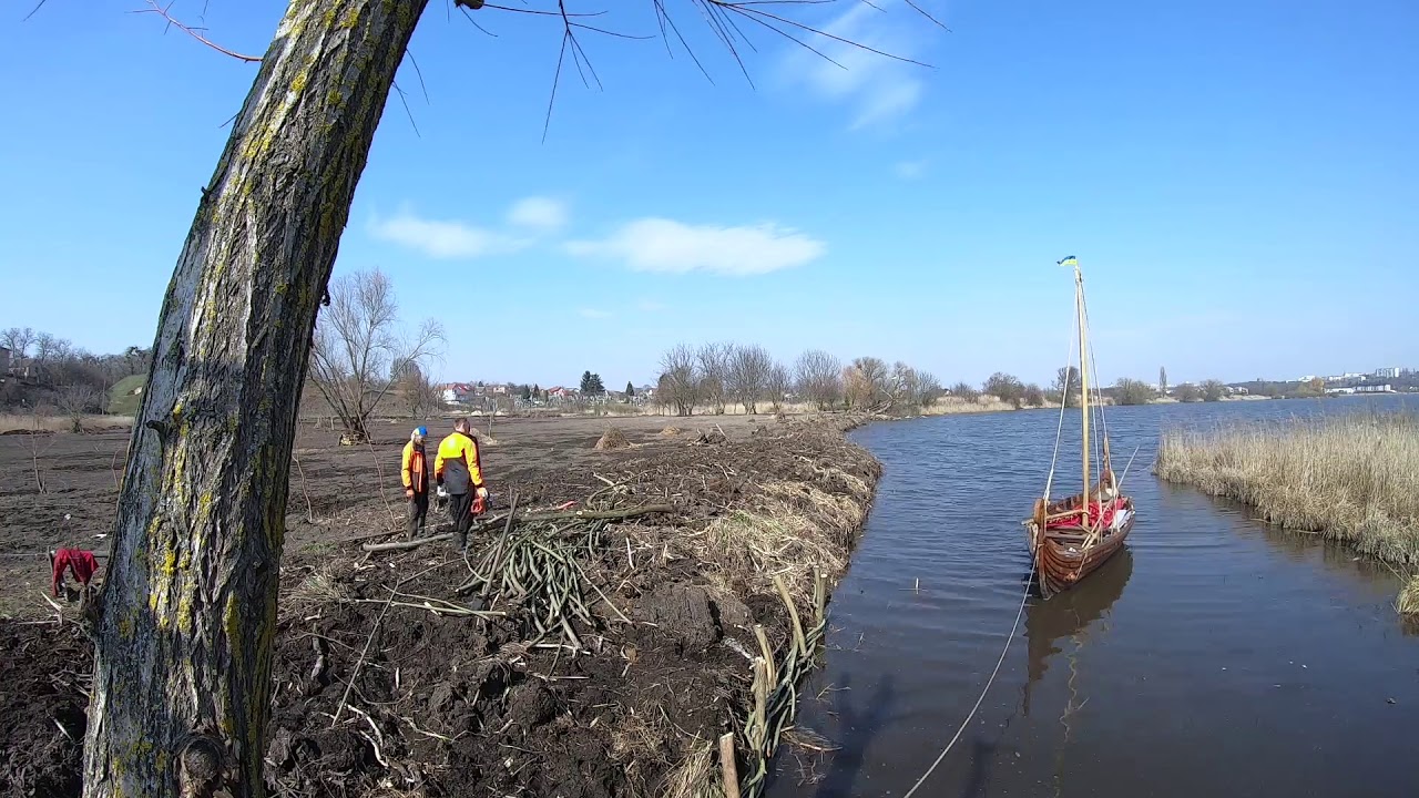 Прискорена зйомка, швиденько плетемо живопліт на Оствиці)