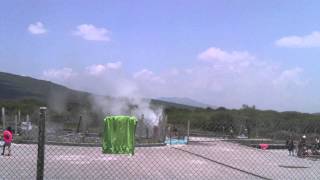 preview picture of video 'Geyser Erupting in Central Mexico - Up to 50 feet high!'