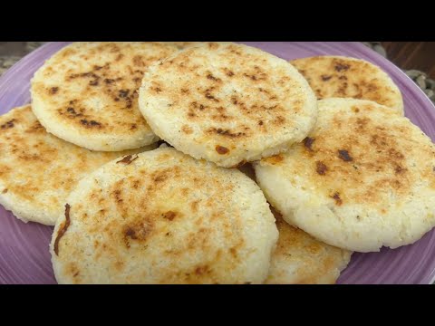 Como hacer Arepas de Peto o Maíz trillado rellenas de muchooo queso 🌽🧀- Clau y Canela