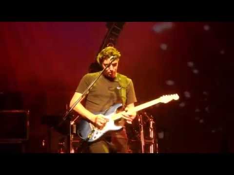 Brit Floyd - Edo Scordo Throws It Like A Sir