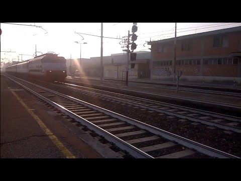 E444 113+4 carrozze SBB con EC158 - Milano Greco 02/12/2015