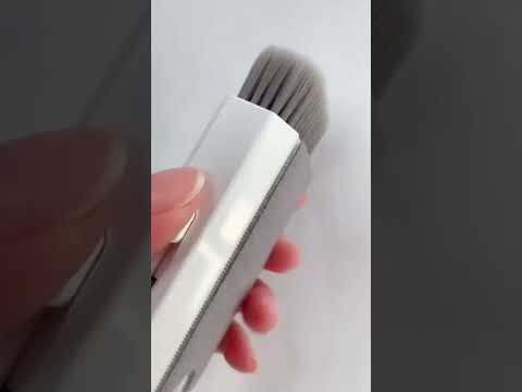 8 IN 1 KEYBOARD CLEANING BRUSH