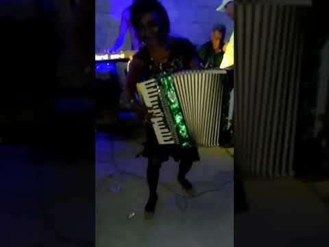 Forró ao vivo com Sebastiana sofoneira