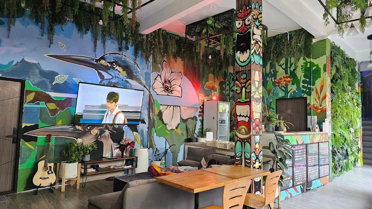 Urban Jungle Hostel | Bangkok, Thailand | Hotel Review 🌟