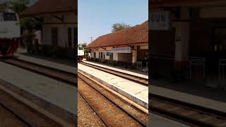 preview picture of video 'Stasiun kutowinangun'