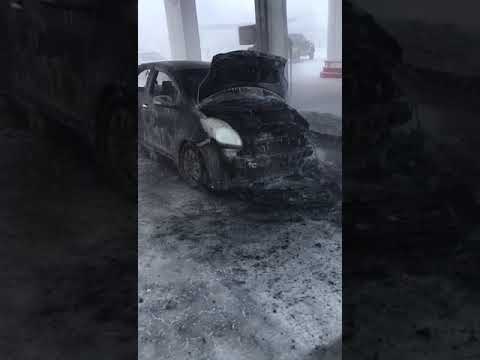 Автомобиль загорелся в Якутске из-за короткого замыкания электропроводки