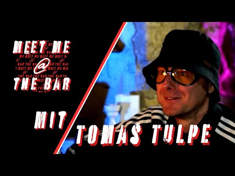 Tomas Tulpe über seine Mutti, das Berghain, S*xhotlines uvm. | Meet Me At The Bar
