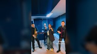 Download lagu Malyna ❌ A iesit o lege noua ❌ 2025 (Live Time ❌ Cover Music) mp3 Download lagu Malyna ❌ A iesit o lege noua ❌ 2025 (Live Time ❌ Cover Music) mp3