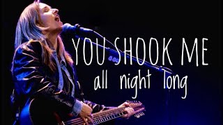 Melissa Etheridge sings AC/DC You shook me all night long!