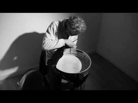 Rónán Ó Snodaigh bodhrán class 3; Píopa