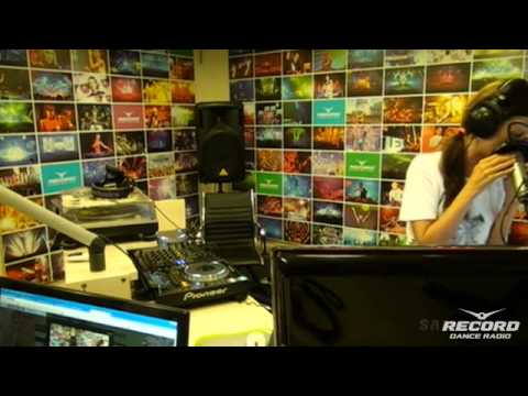 Lady Waks In Da Mix #290