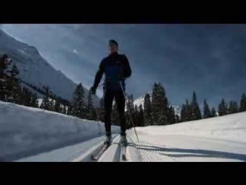 Wintersport am Arlberg in den österreichischen Alpen