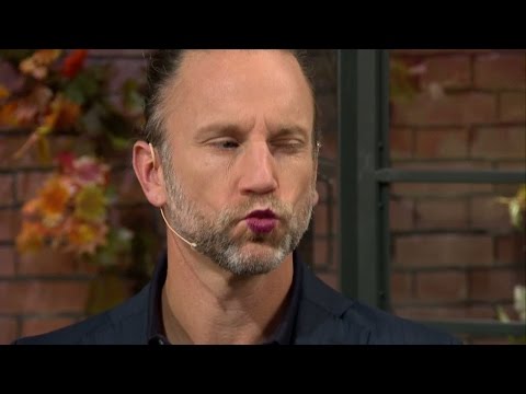 Peter Jihde får schysst höstläppstift! - Nyhetsmorgon (TV4)