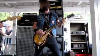 Valient Thorr performing at GWAR-B-Q