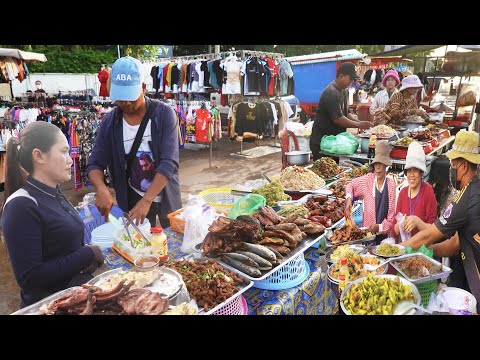 Cheap Breakfast In Front Of Garment Factory & More - Amazing Cambodia Food Vlog