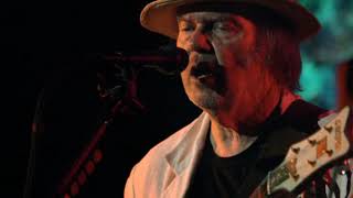 Neil Young - Rumbling