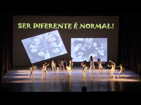 "Bons Moldes", cena 18 - SER DIFERENTE É NORMAL