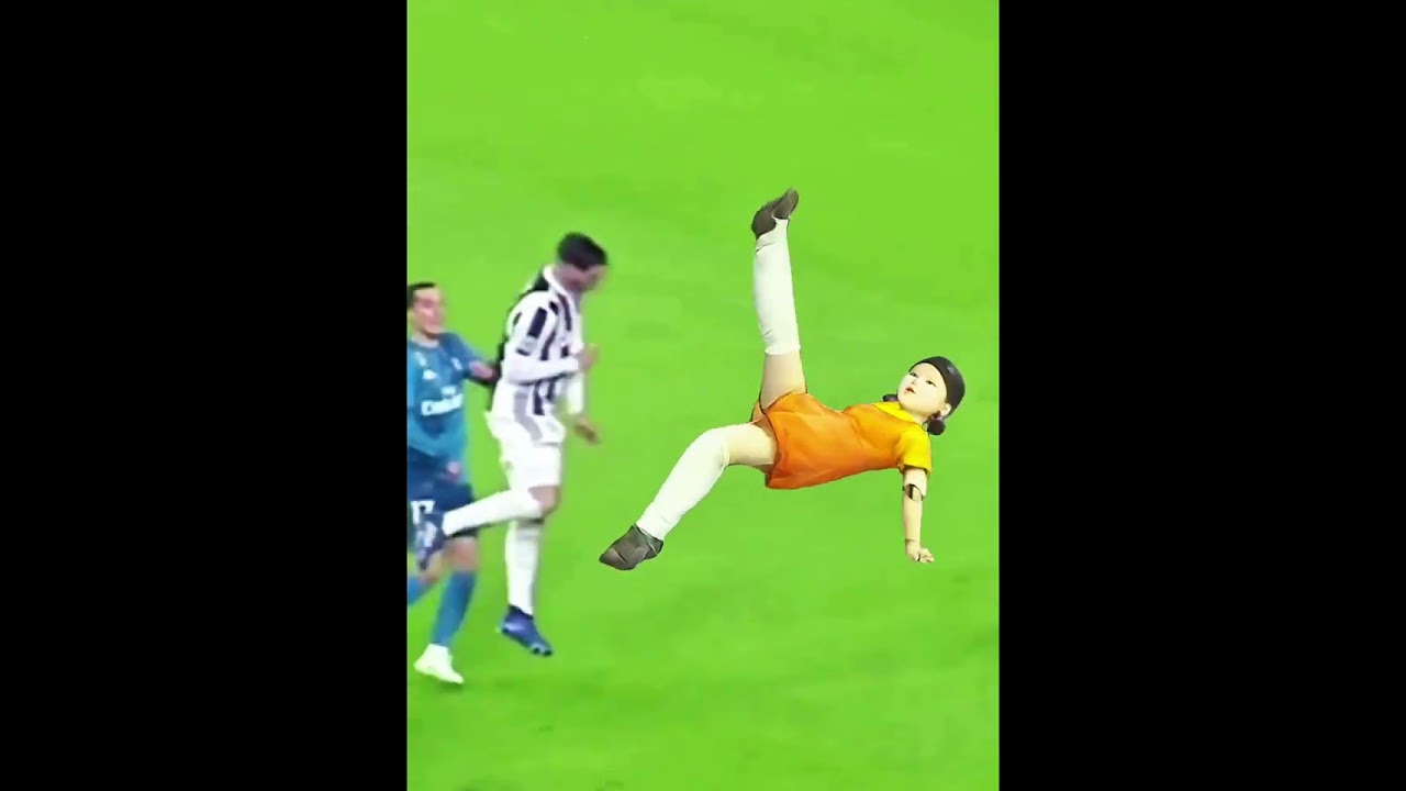 Girl's killing it #squidgame #viggle #memes #football