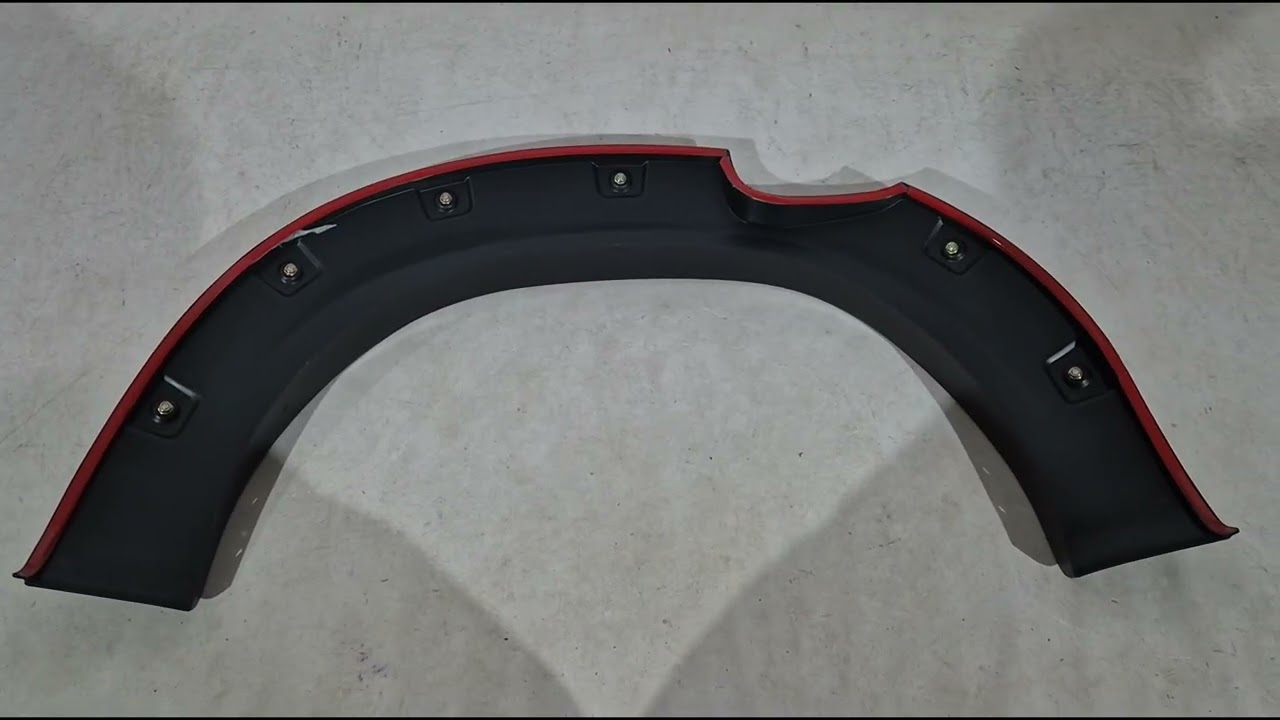 Toyota Hilux 2015- Radlaufverbreiterungen (2015-2020) Video 21
