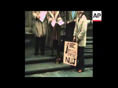 SYND 29 12 75 TELEVISION CENTRE PICKETED BY BBC JOURNALISTS