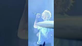 Download lagu Linkin Park-Papercut(Top of the Pops 2001) mp3