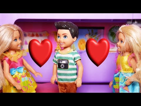 Rodzinka Barbie - Kocha czy nie kocha? Julka vs Tola. Bajka dla dzieci po polsku.Odc. 107