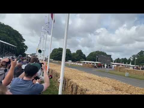 Nigel Mansell driving his 1989 V12 F1 Ferrari 640!