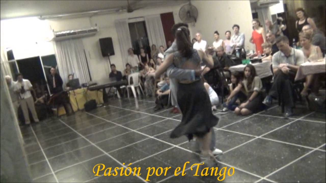 VIRGINIA GOMEZ y CHRISTIAN MARQUEZ Bailando la Milonga BOLADA DE AFICIONADO en FLOREAL MILONGA