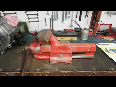 German made Heuer front vice