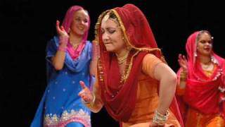 preview picture of video 'Anugama- school of Indian dance in Russia'