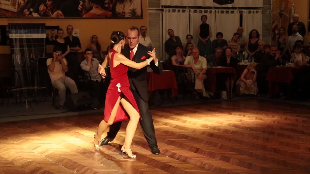 Lorena Ermocida y Pancho Martinez Pey bailan en Salon Canning - Parakultural