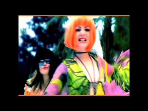 Discobitch - C'est beau la bourgeoisie (Official Video)