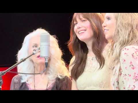 Emmylou Harris, Molly Tuttle & Alison Krauss ‘’Didn’t Leave Nobody But The Baby’’ 2/28/26 Nashville 