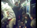 Розовый придурок пугает пассажиров метро 