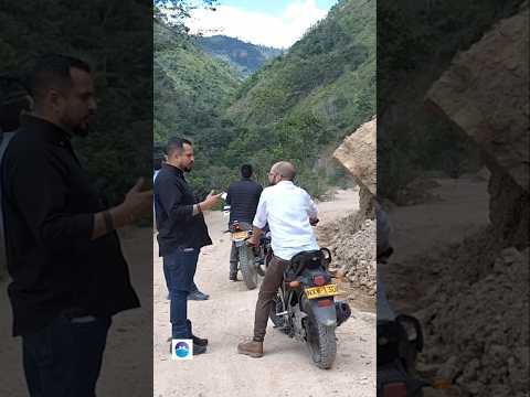 ¿Qué estaba haciendo el Alcalde de Oporapa 2020 - 2023 en la vía principal de ingreso a Oporapa?