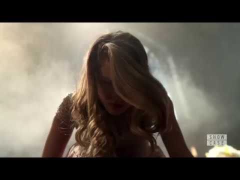 Crisis On Earth X Supergirl Epic Handclap, Crossover The Flash, DC's Legends of Tomorrow, Arrow