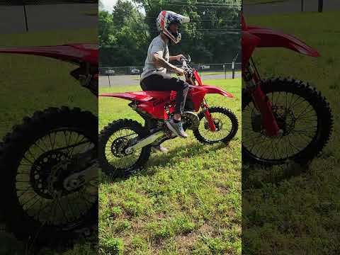 JUSTIN BARCIA STOPPED BY TO TRY OUT THE KAPLAN CYCLES MC300 2 STROKE!