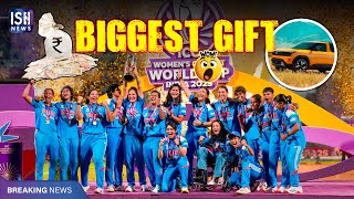 World Cup-Winning Women Cricketers Showered With Gifts
