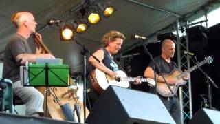 Helen Watson Trio - Love is the only thing - Party on the Lawn 19/6/10