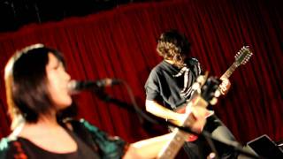 Deerhoof - Behold a Marvel in the Darkness (Live Performance Debut)