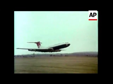 VC10 low pass AIR PAGEANT Silver Jubilee Celebrations