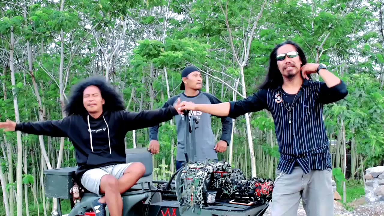 Gading Aikmel - Assalamualaikum Feat Akrom Ourclass & Lalu Asyqin ( Official Video )