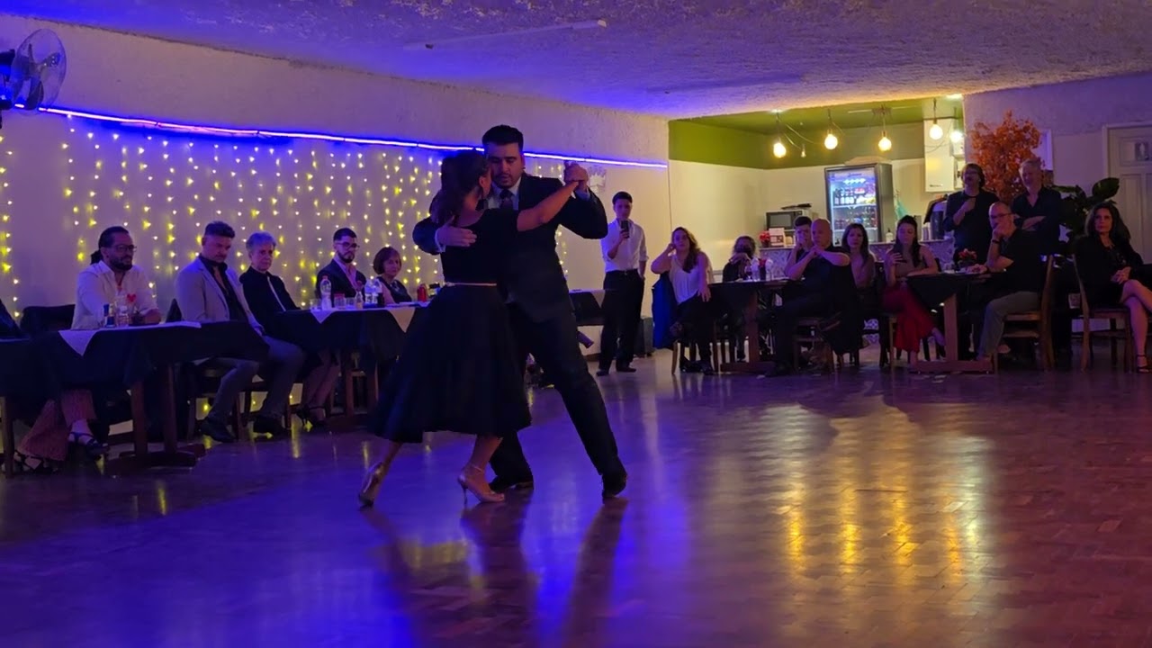 Gaby Mataloni e Ariel Taritolay 1/3 - La Rebelde