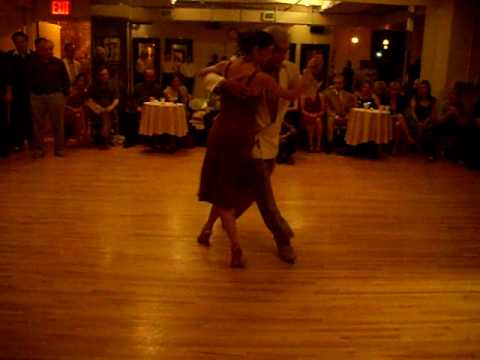 Pibe Sarandi & Mariana Fresno:Sacale Chispas